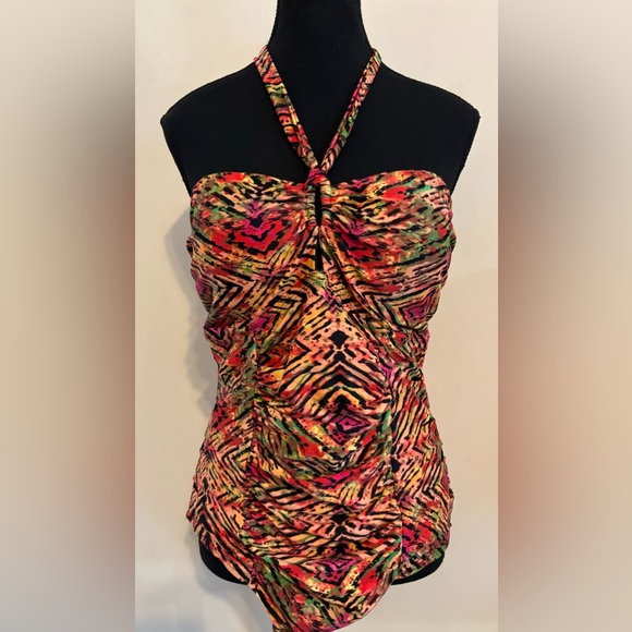 Forever 21 Women’s plus size one piece swimsuit. Size 2XL - Picture 2 of 5